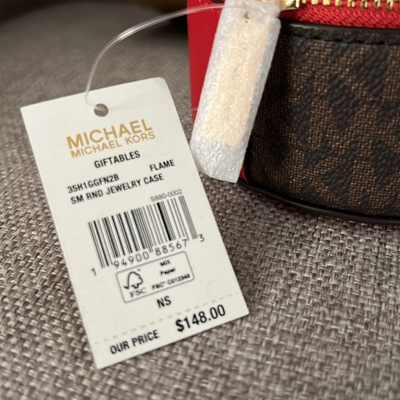 Michael Kors Small Leather Jewelry Case Red - Picture 4 of 9